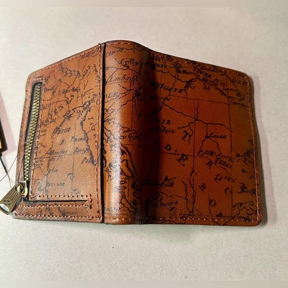 NWT Patricia Nash Eliza Signature Map Print Wallet - Picture 4 of 5